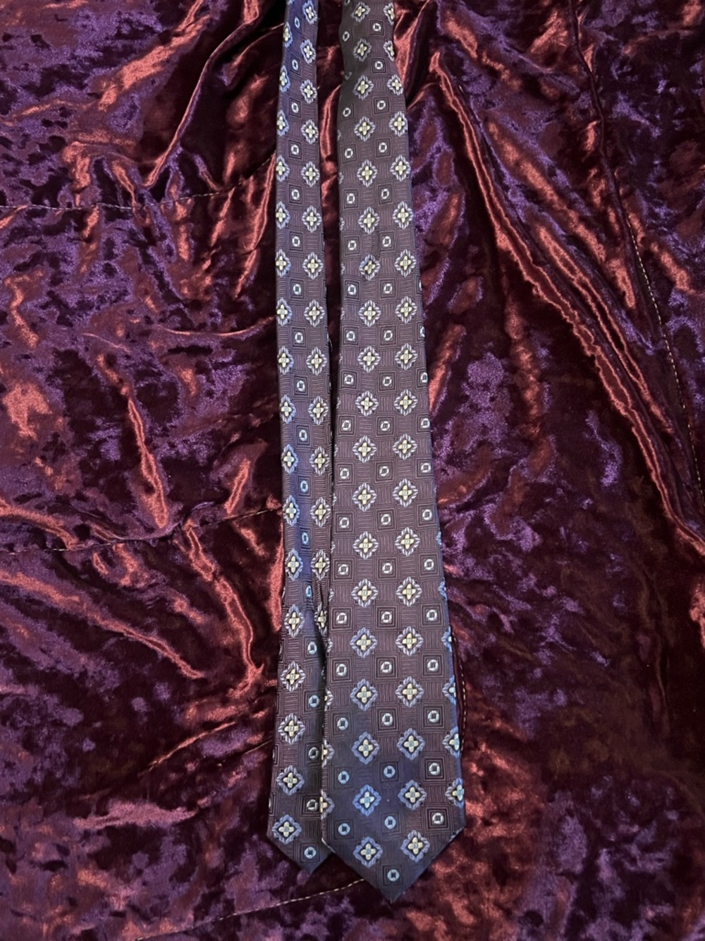 Chase Bank Lands' End Purple Geometric Silk-Blend Tie - Picture 3 of 3